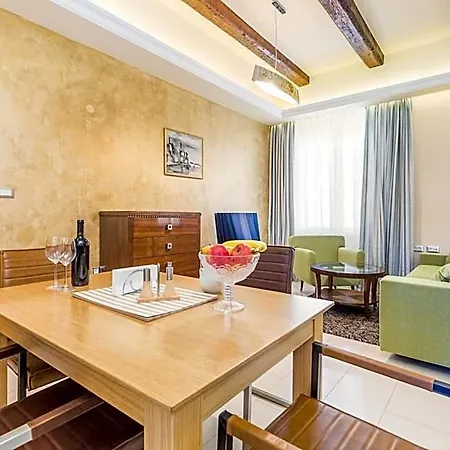 Arbia Otel Rab Town
