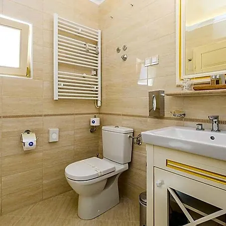Arbia Hotell 4*
