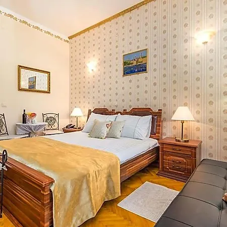 Arbia Hotell Rab Town