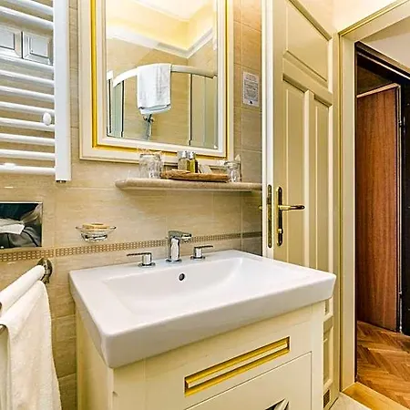 Arbia Hotell 4*