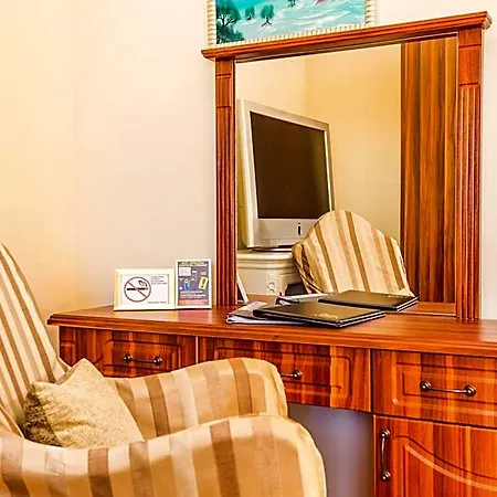 Arbia Hotell Rab Town